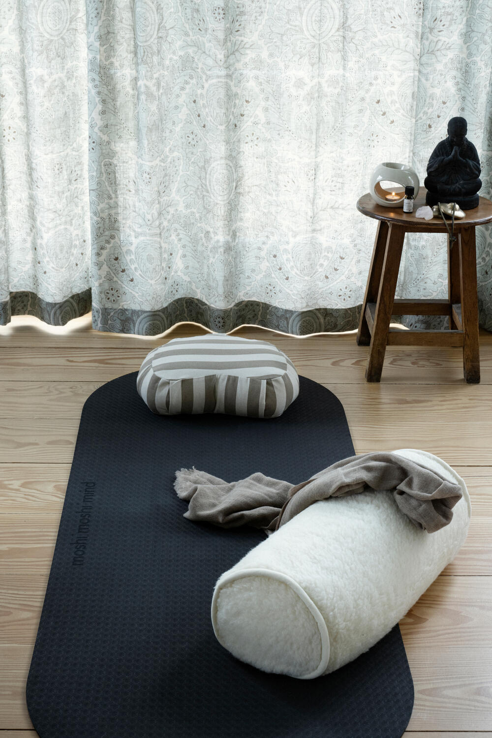 Oval yogamåtte - mørkebrun